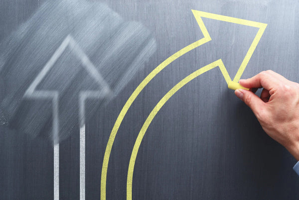 Ko je Peter Attia? Lekar koji menja način na koji razmišljamo o dugovečnosti